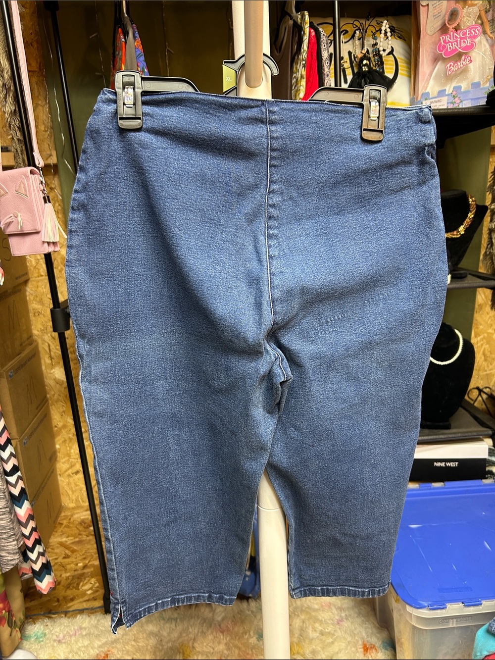 Carolina Blues Embroidered Ankle Crop Jeans Size 10 - Picture 2 of 3